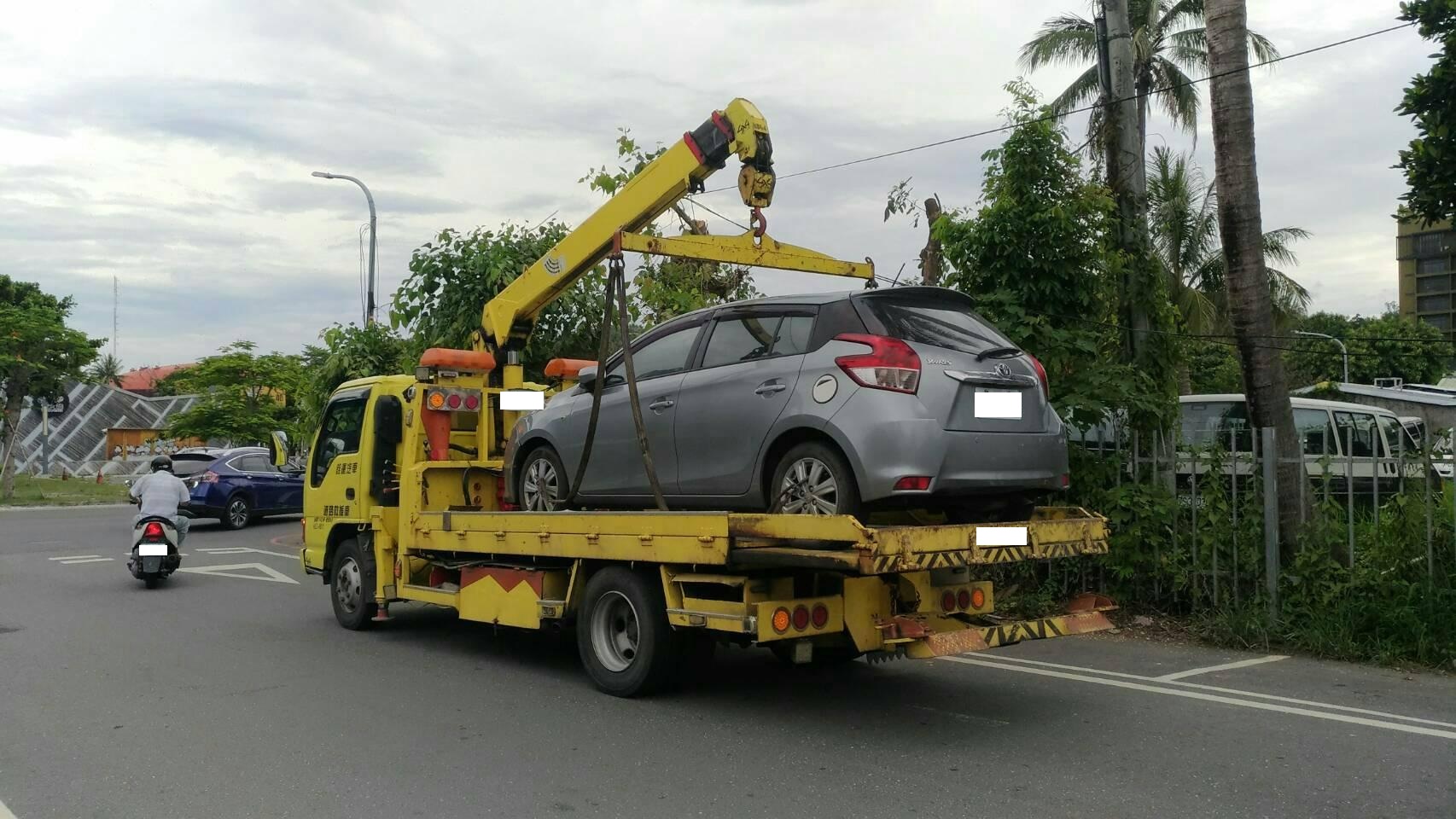 欠稅車輛遭查扣拖吊