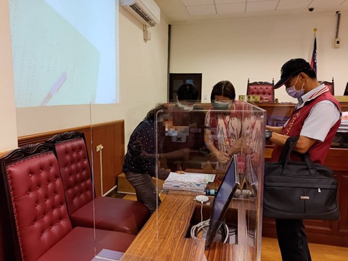 法院裁准管收後許女簽收管收票
