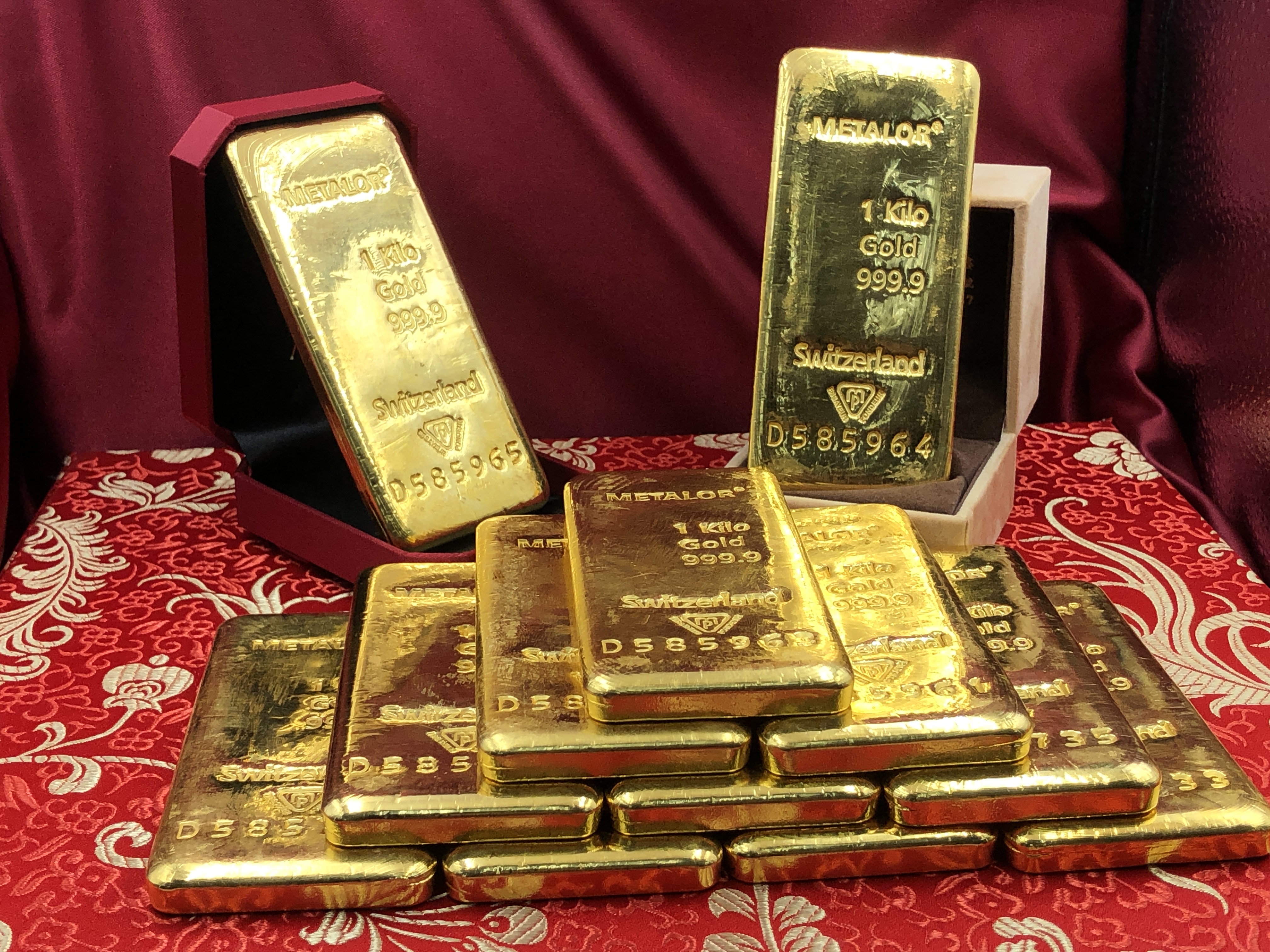 市值近5000萬黃金條塊_1