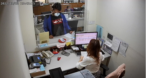 方男繳納首期分期款項2萬元