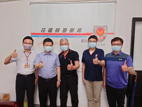 邱分署王分署長金豐率同執行官邱俊諭及秘書室蓮李有生隊花縣警察局交通警察黃團長增章