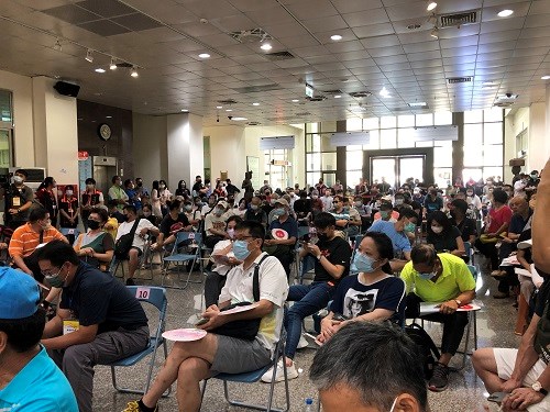 9.到場應買人數眾多擠爆現場