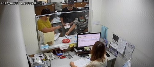 花蓮分署查封謝男不動產後，其父母到場瞭解案情並辦理分期繳納