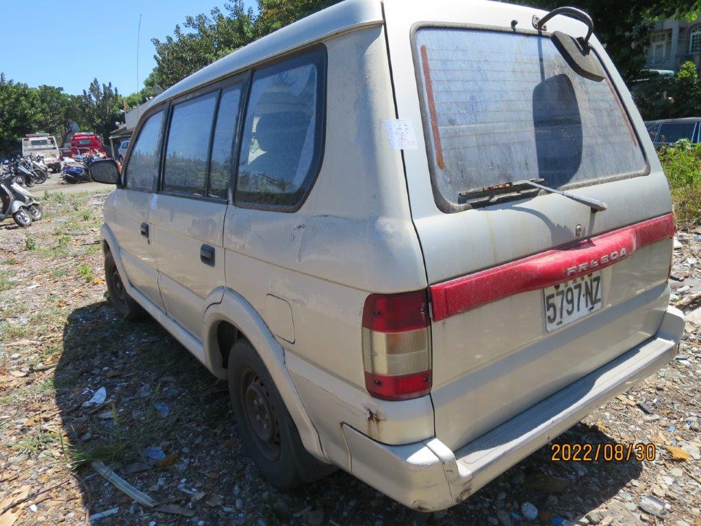 義務人車輛照片(側後方)