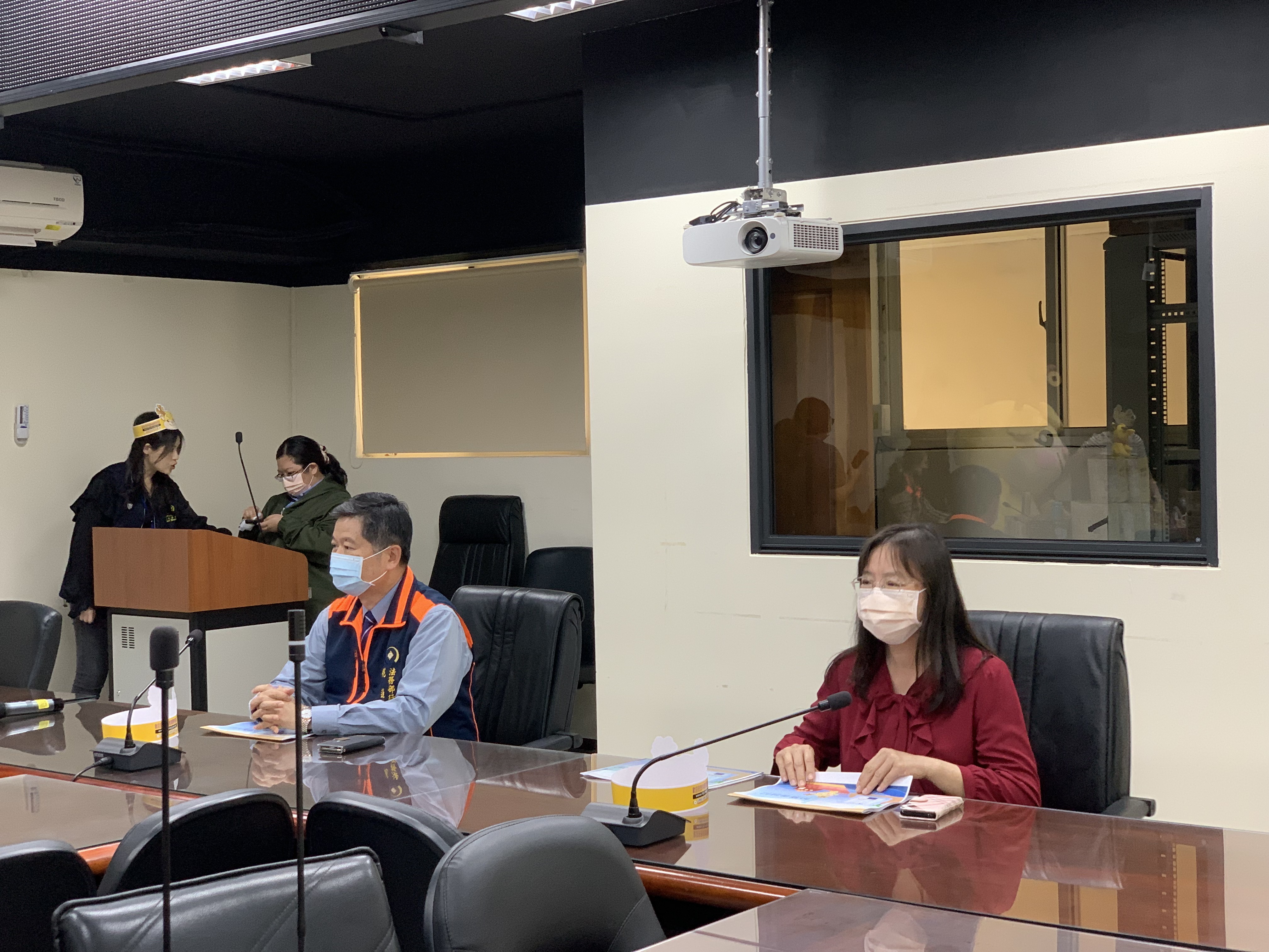 本分署與臺北分署共同舉辦「拍寶養誠記」校園宣導活動_照片2