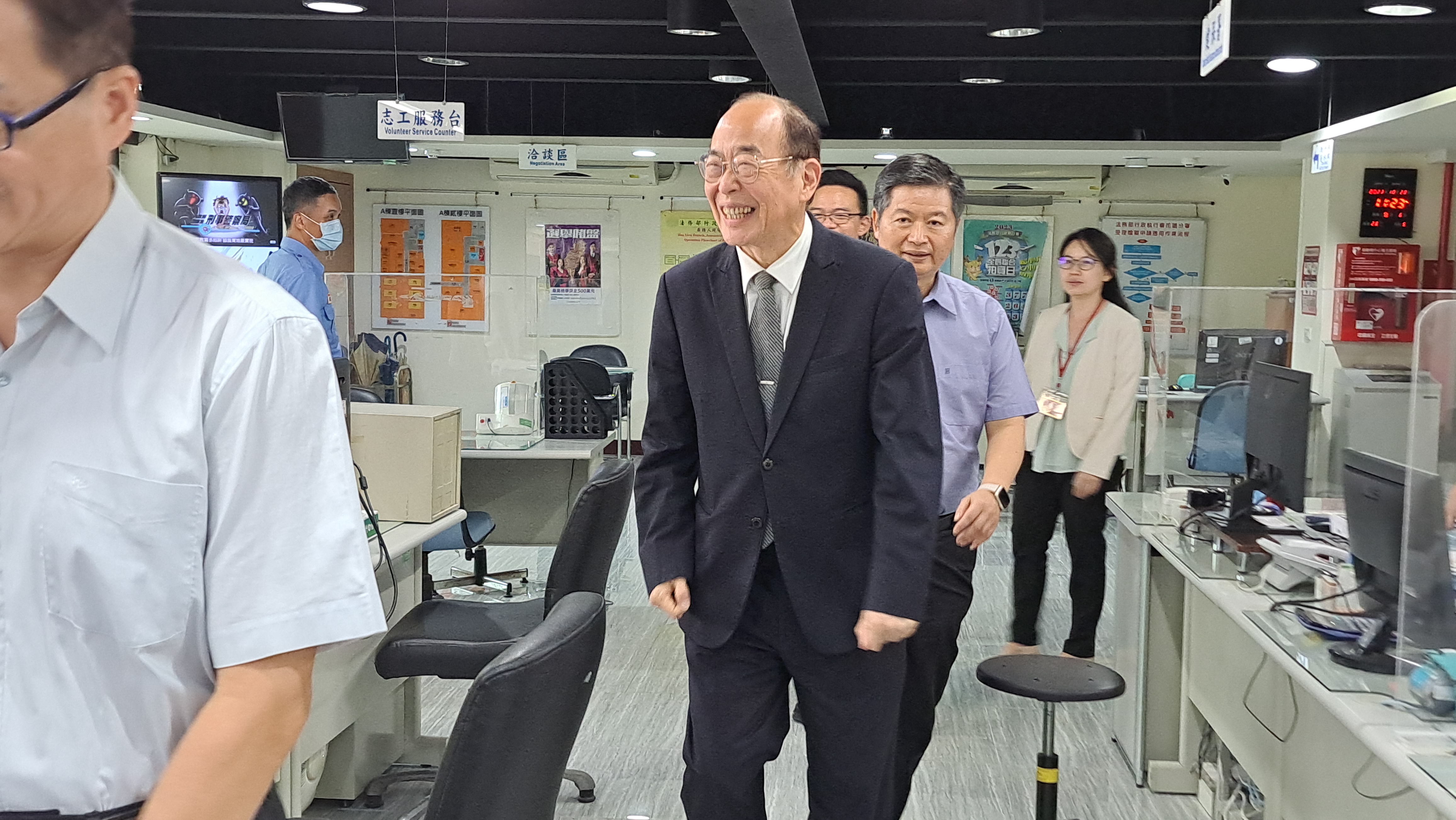 法務部行政執行署黃署長玉垣蒞臨本分署視察_照片4
