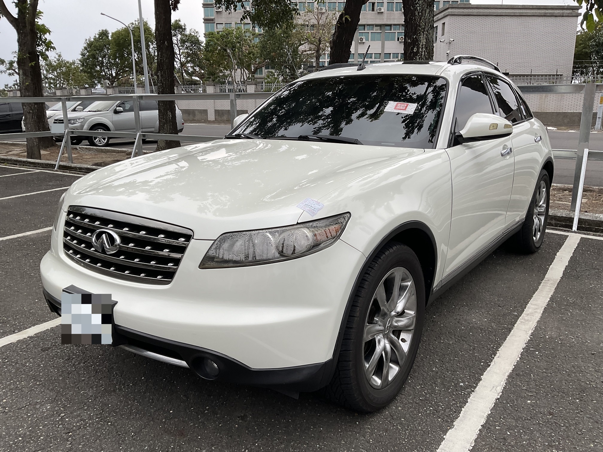 豪華休旅車