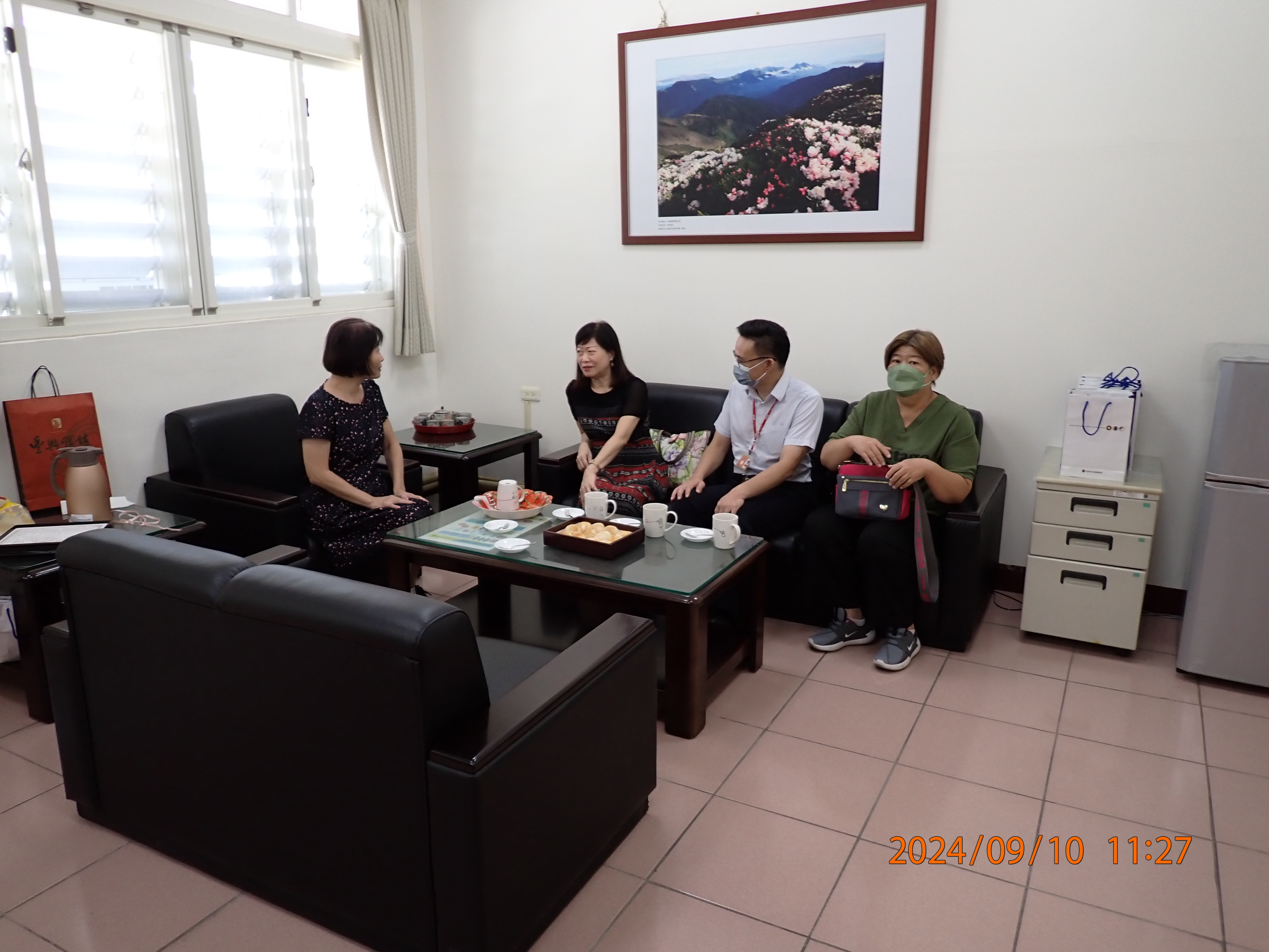 1130910施分署長攜邱執行官和顏書記官拜會玉里稽徵所_照片2