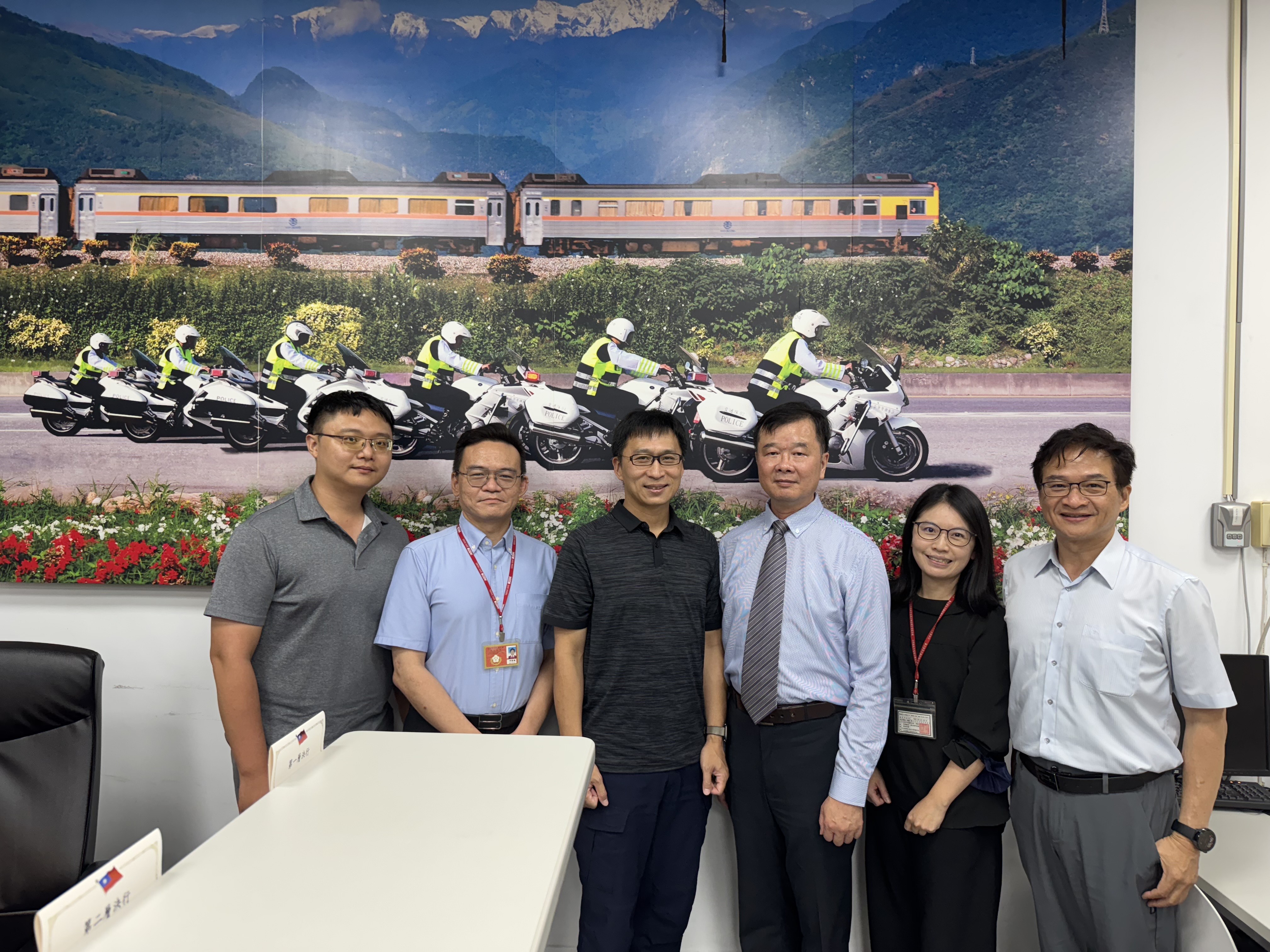 蔡分署長拜訪花蓮縣警察局交通警察隊張隊長博皓_照片2