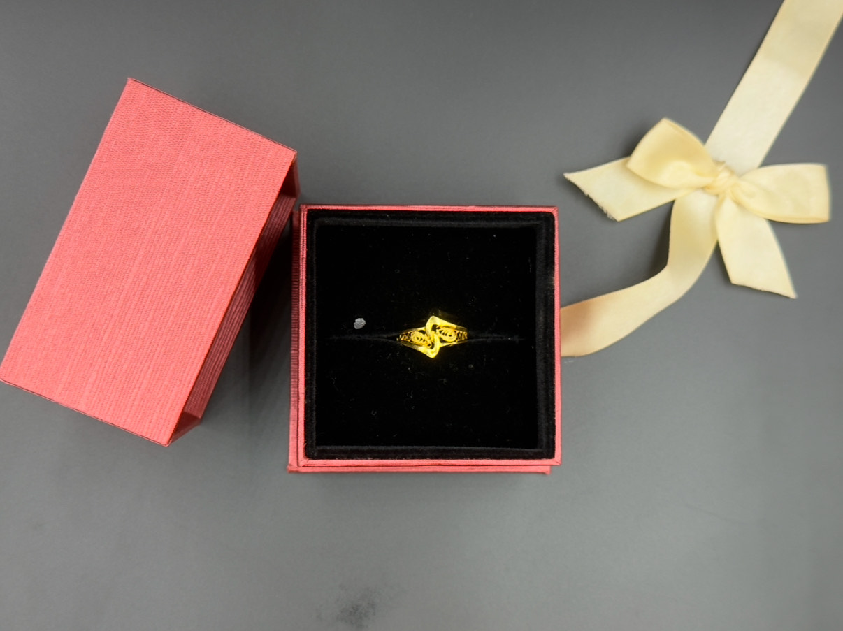 5.戊標：黃金戒指(縷空)