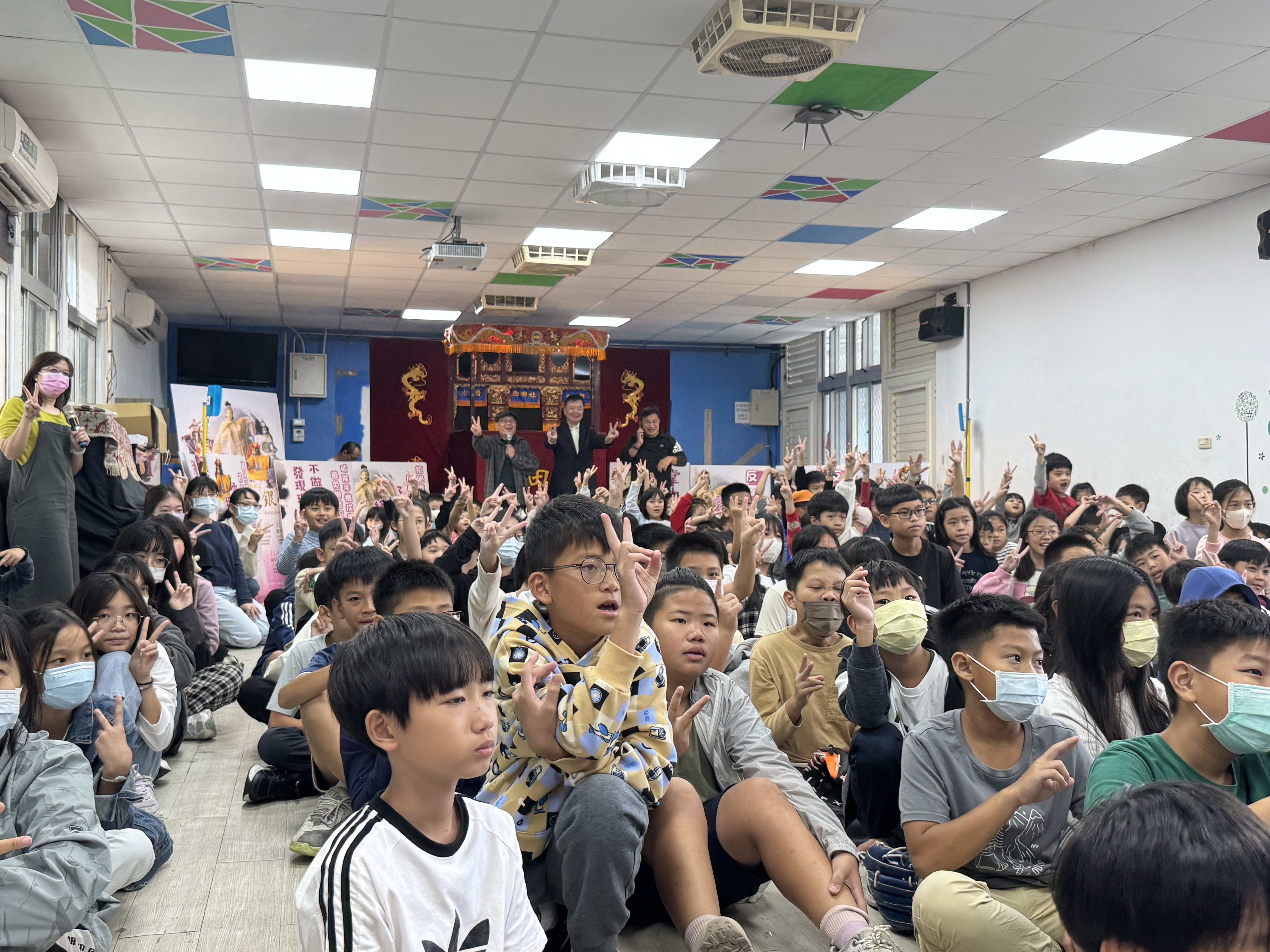 攜手地檢署守護校安，掌中劇教學童反詐、反毒、反霸凌4