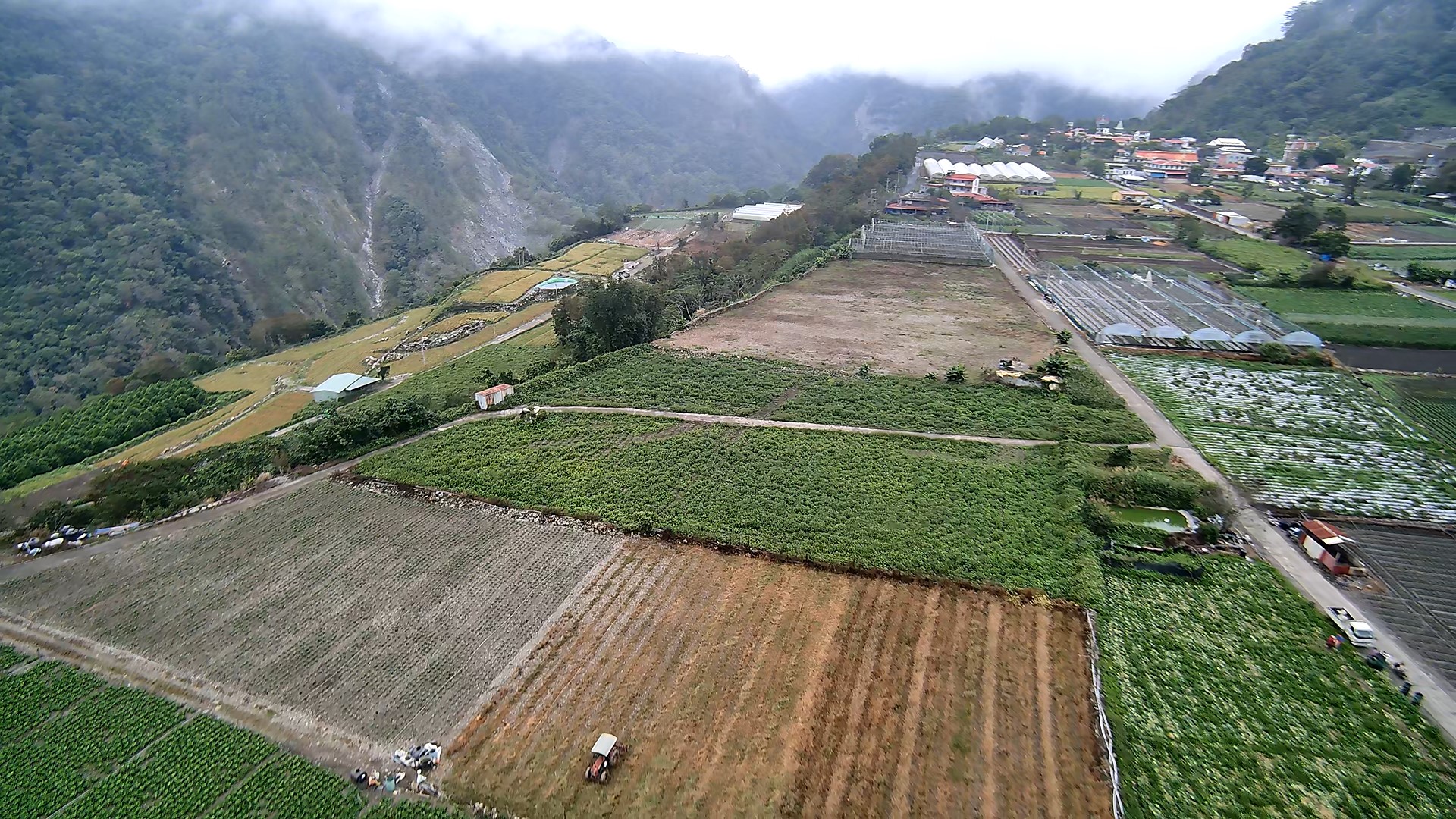 花蓮分署運用無人機空拍法拍不動產-拍攝地點位於臺東縣海端鄉