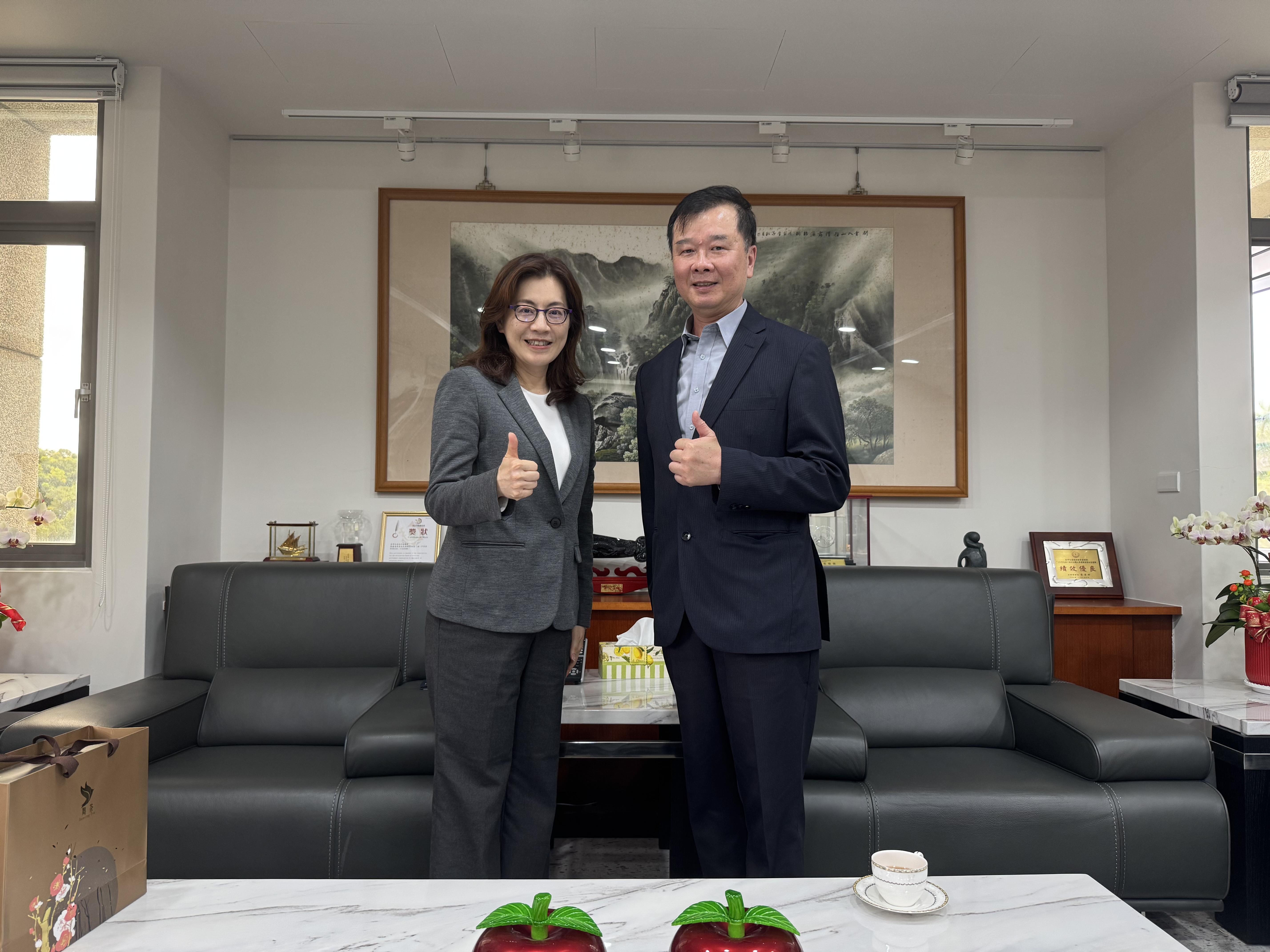 本分署蔡英俊分署長拜訪臺灣花蓮地方檢察署陳檢察長舒怡1