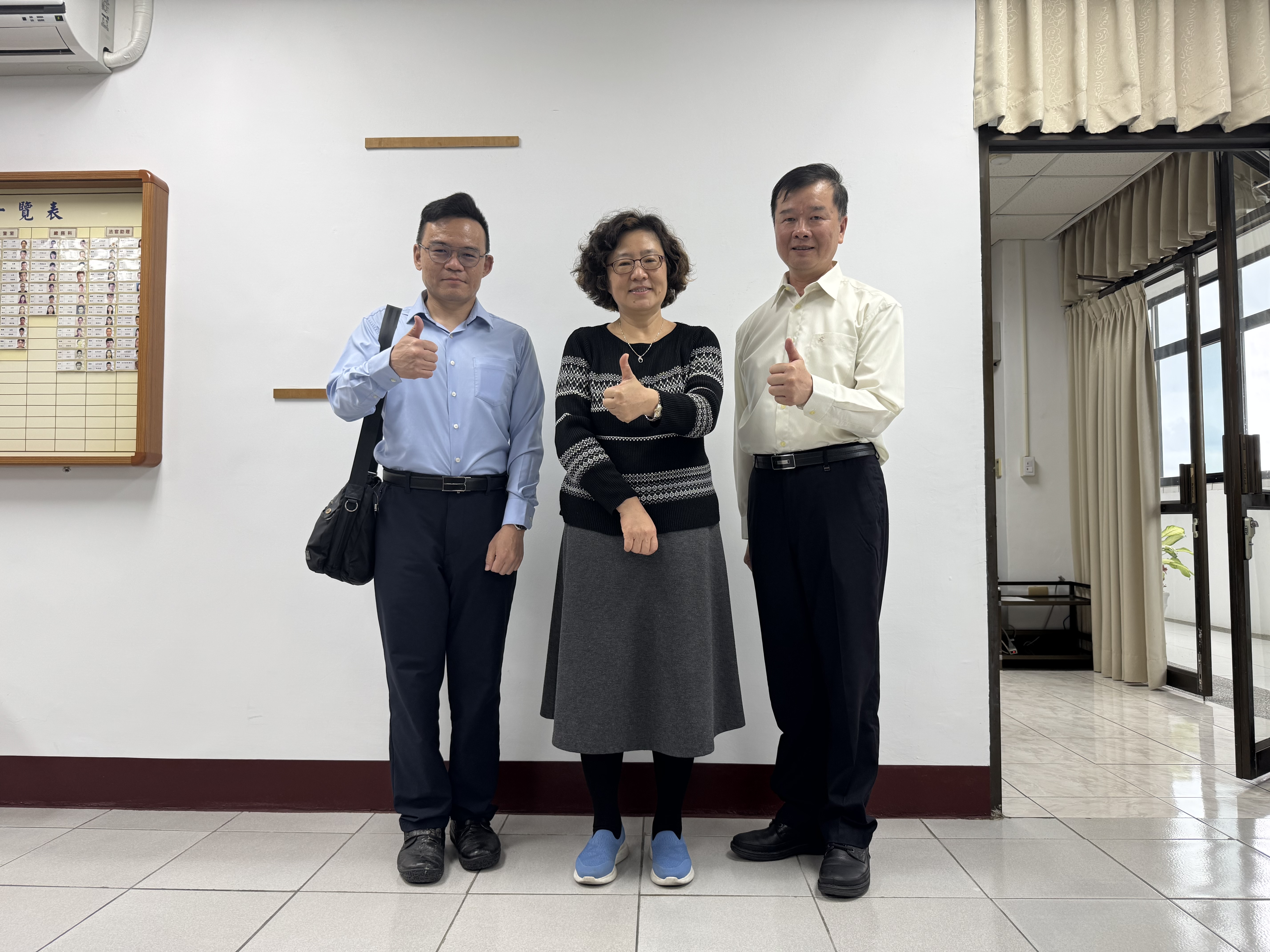 本分署蔡英俊分署長拜訪臺東地方法院黃院長若美，強化橫向聯繫合作