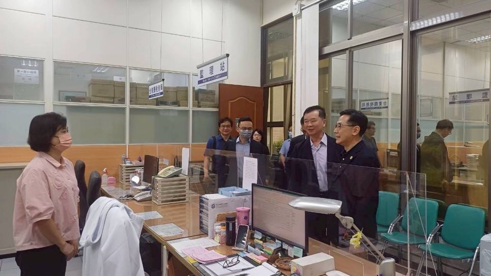 1.法務部行政執行署繆署長卓然蒞臨本分署行政執行官臺東辦公室視察，激勵同仁士氣