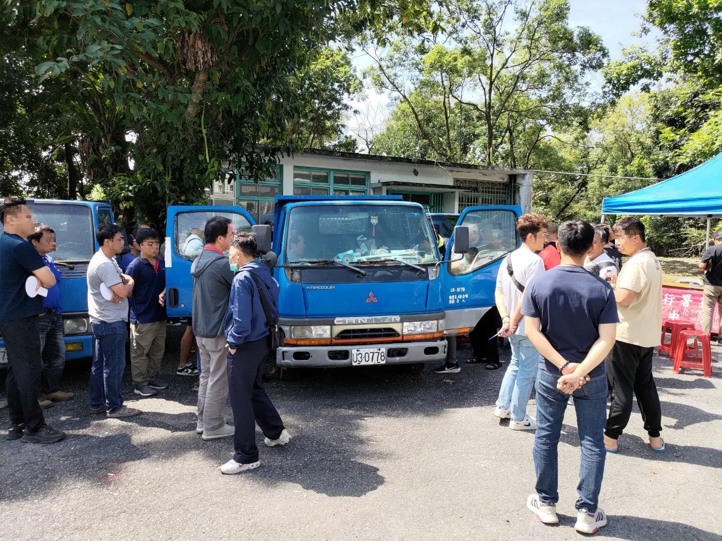 2.現場開放民眾賞車